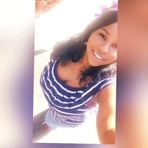 Meet your Posher, Adrienne